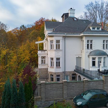 Ertlova Vila Jablonec nad Nisou Luaran gambar